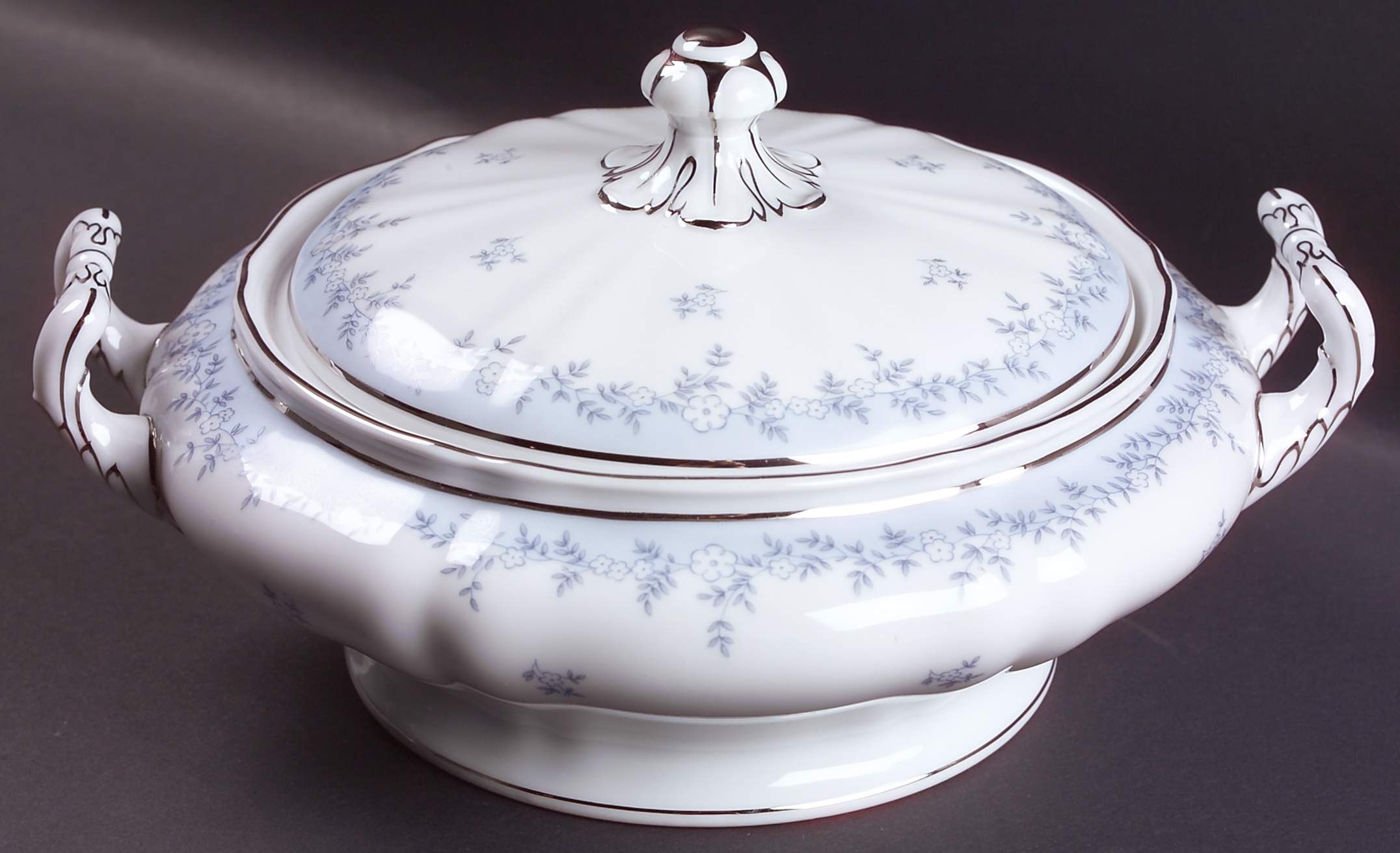 Delphine Round Covered Vegetable by Franconia-Krautheim & Adelburg-1