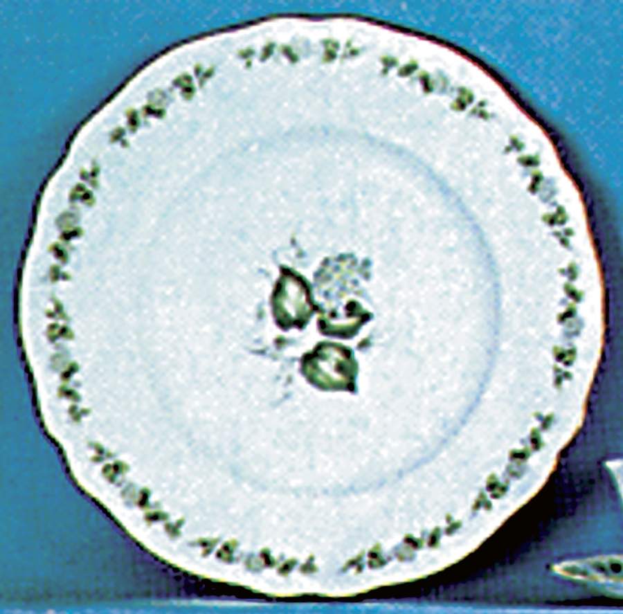 Fragrance Dinner Plate by Franconia-Krautheim & Adelburg-1