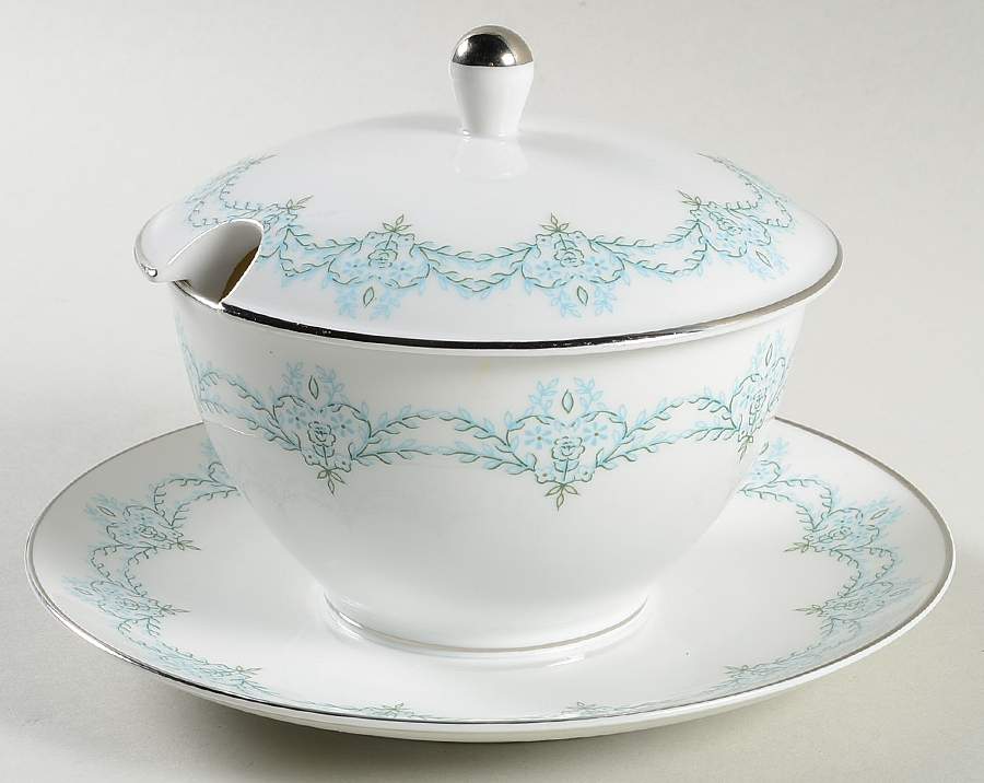 Romance Gravy Boat w/Attached Underplate & Lid by Franconia-Krautheim & Adelburg-1