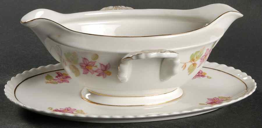 Rosetta Gravy Boat with Attached Underplate by Franconia-Krautheim & Adelburg-1
