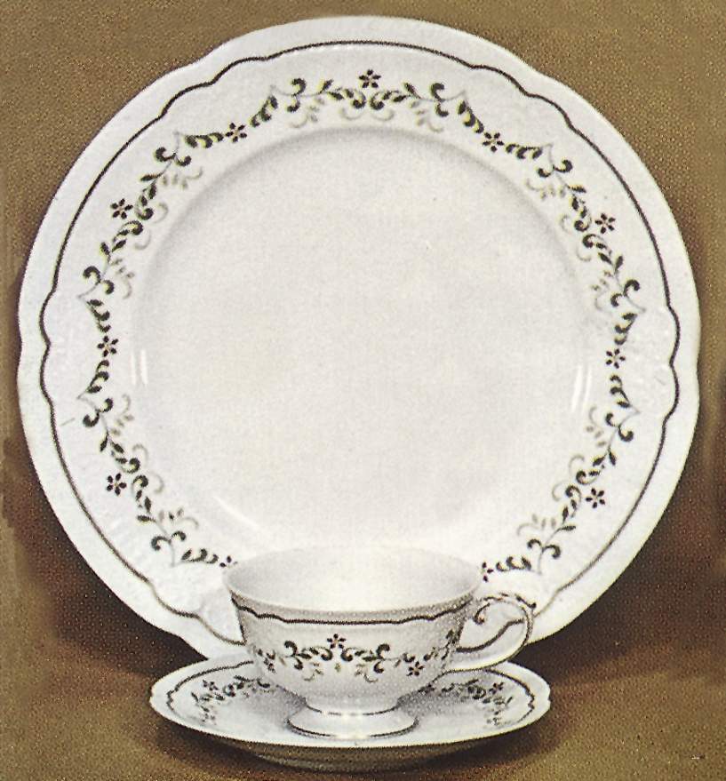 Verona Dinner Plate by Franconia-Krautheim & Adelburg-1