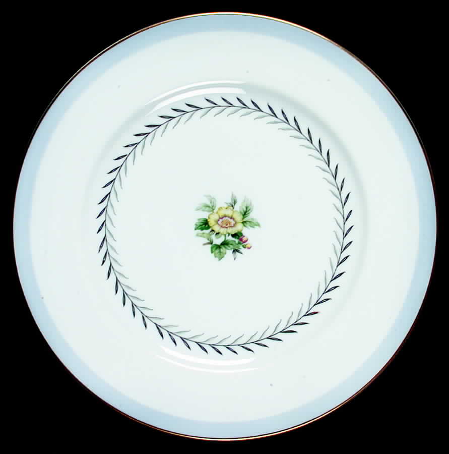 Island Wreath Dinner Plate by Fuji-1