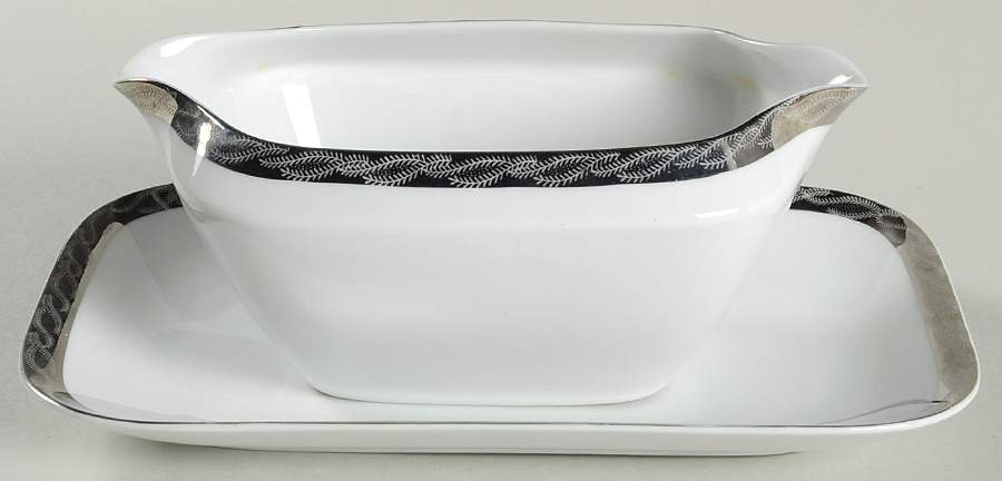 2160 Gravy Boat & Underplate by Fukagawa-1