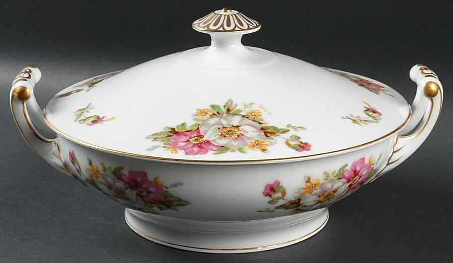 5675 Round Covered Vegetable by Fukagawa-1