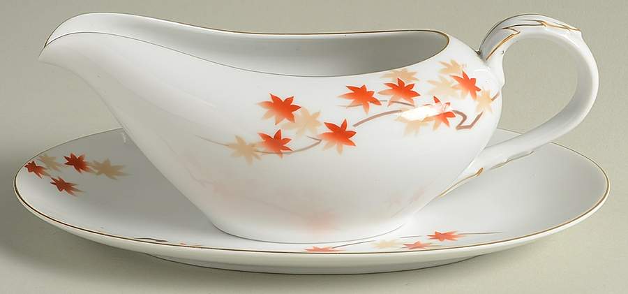 719 Gravy Boat & Underplate by Fukagawa-1