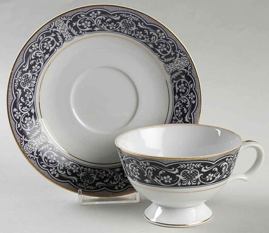 Muse Footed Cup & Saucer Set by Fukagawa-1