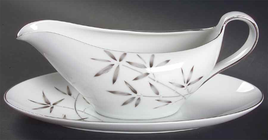 Bamboo Gravy Boat & Underplate by Fukagawa-1