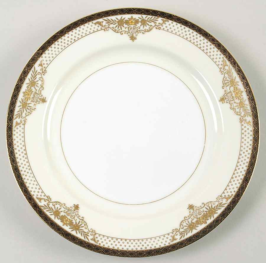 Countess Visconti Dinner Plate by Fukagawa-1