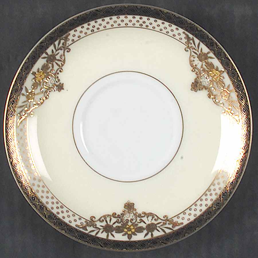 Countess Visconti Saucer by Fukagawa-1