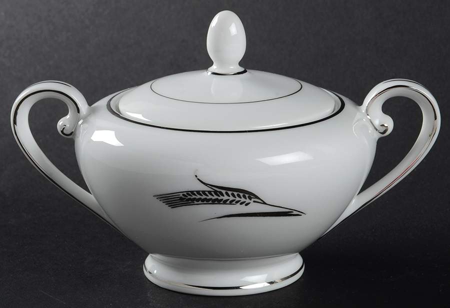 Full Crop Sugar Bowl & Lid by Fukagawa-1