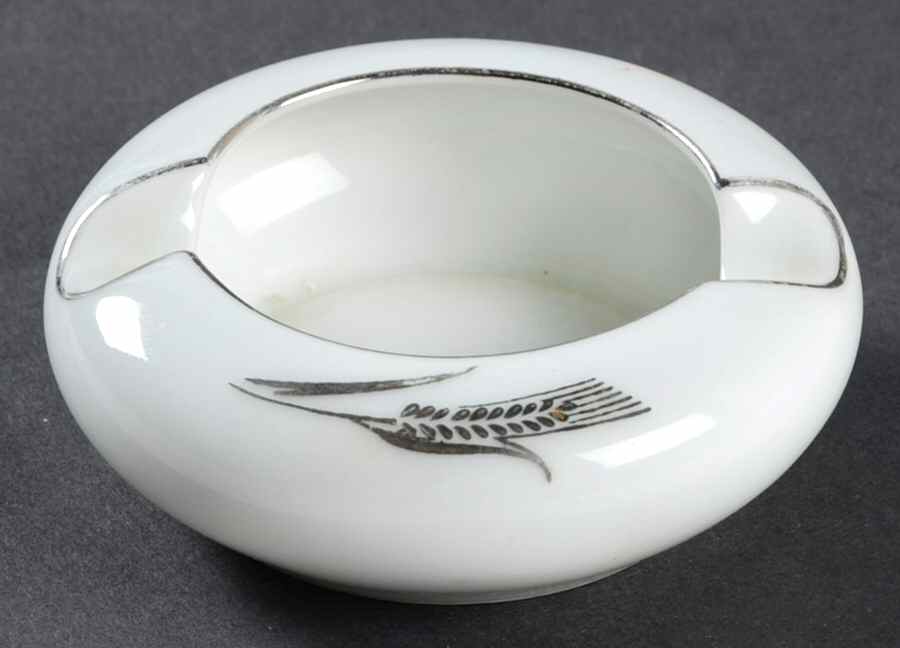 Full Crop Small Ashtray by Fukagawa-1