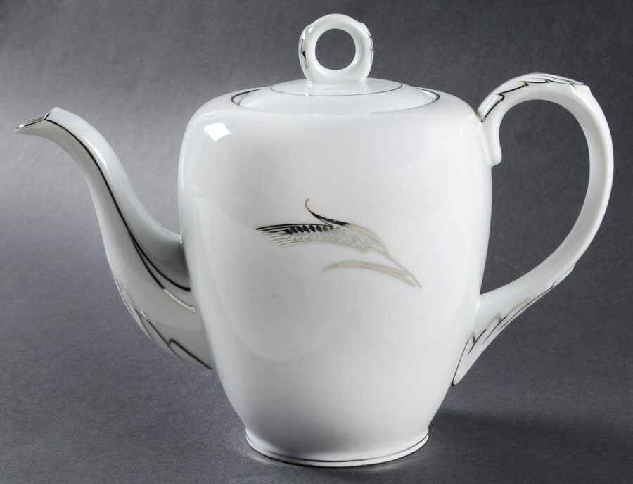 Full Crop Teapot & Lid by Fukagawa-1