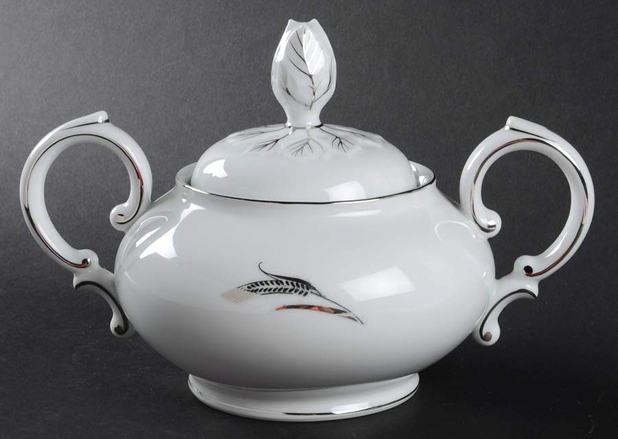 Full Crop Sugar Bowl & Lid by Fukagawa-1