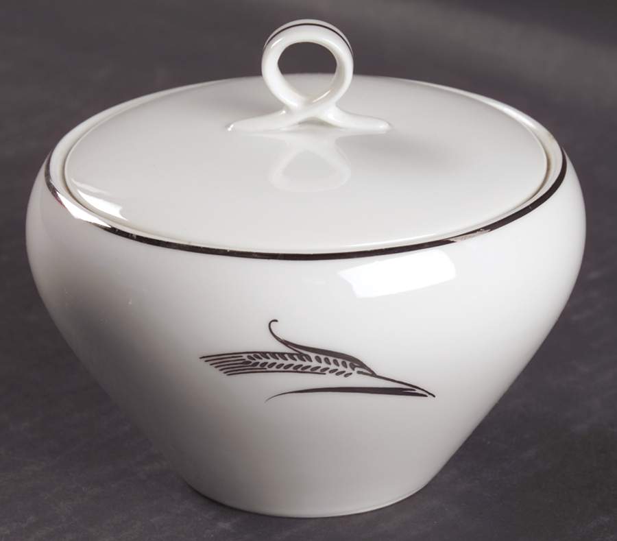 Full Crop Sugar Bowl & Lid by Fukagawa-1