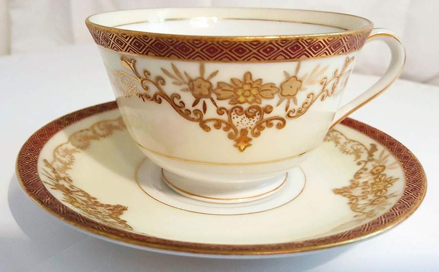 FUK13 Footed Cup & Saucer Set by Fukagawa-1