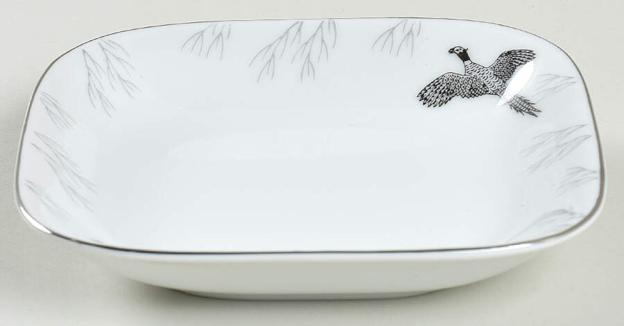Game Fruit/Dessert (Sauce) Bowl by Fukagawa-1