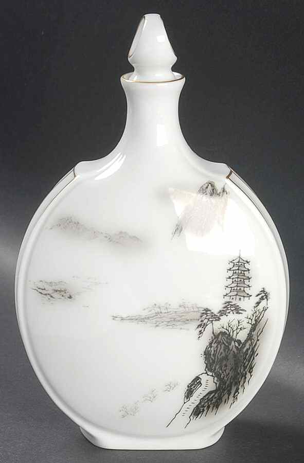 Landscape Sake Bottle by Fukagawa-1