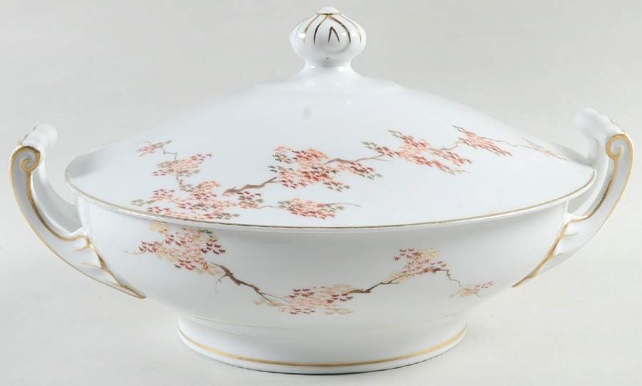 Maple (Rim) Round Covered Vegetable by Fukagawa-1