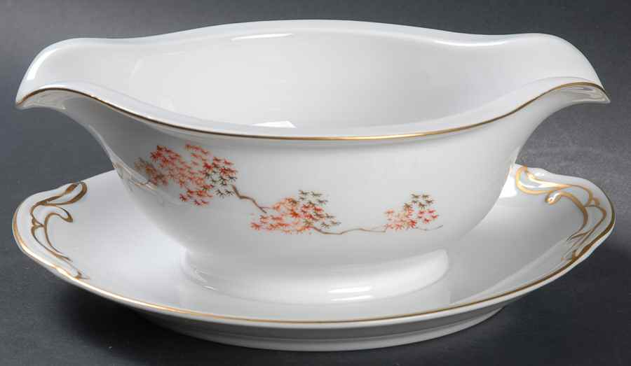 Maple (Rim) Gravy Boat with Attached Underplate by Fukagawa-1