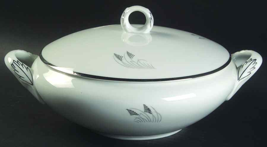 Moon Glow (Black Plant) Round Covered Vegetable by Fukagawa-1