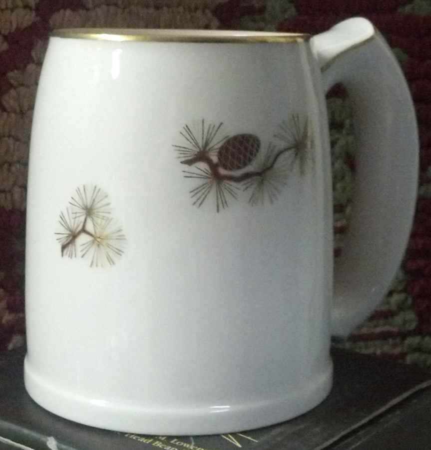Pine Cone (Rim Shape) Mug by Fukagawa-1