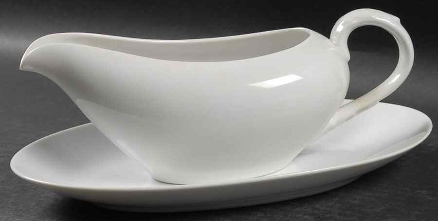 Plain White Gravy Boat & Underplate by Fukagawa-1