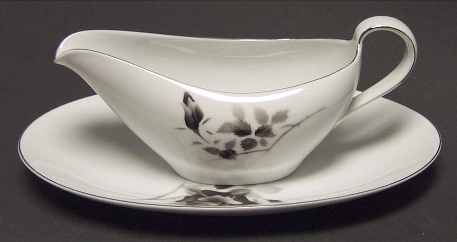 Princess Gravy Boat & Underplate/Relish by Fukagawa-1