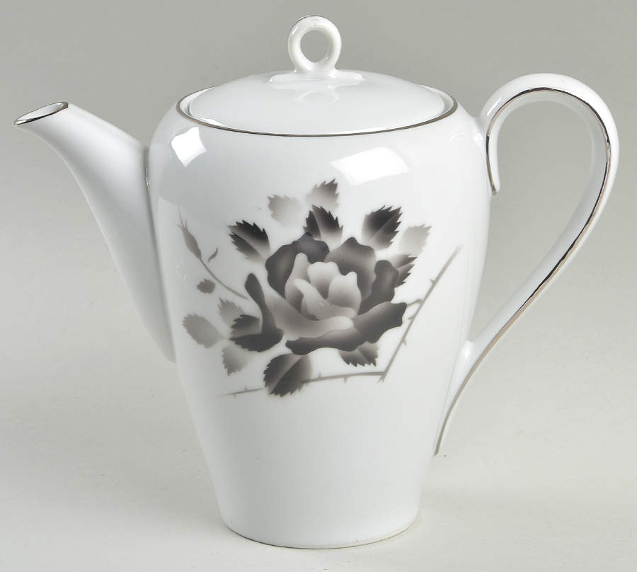 Princess Teapot & Lid by Fukagawa-1