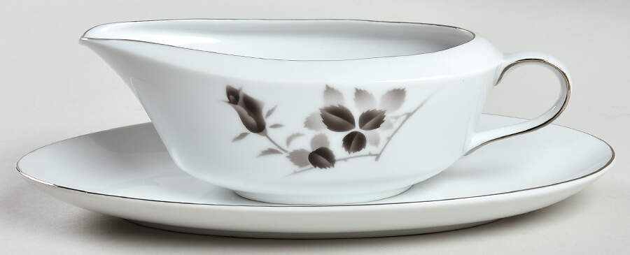 Princess Gravy Boat & Underplate by Fukagawa-1