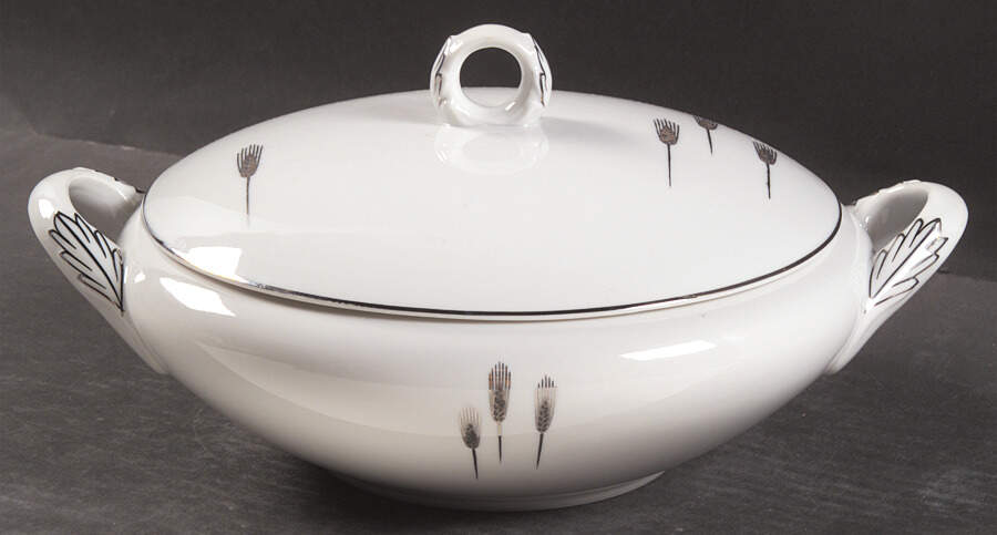 Simple Wheat Round Covered Vegetable by Fukagawa-1