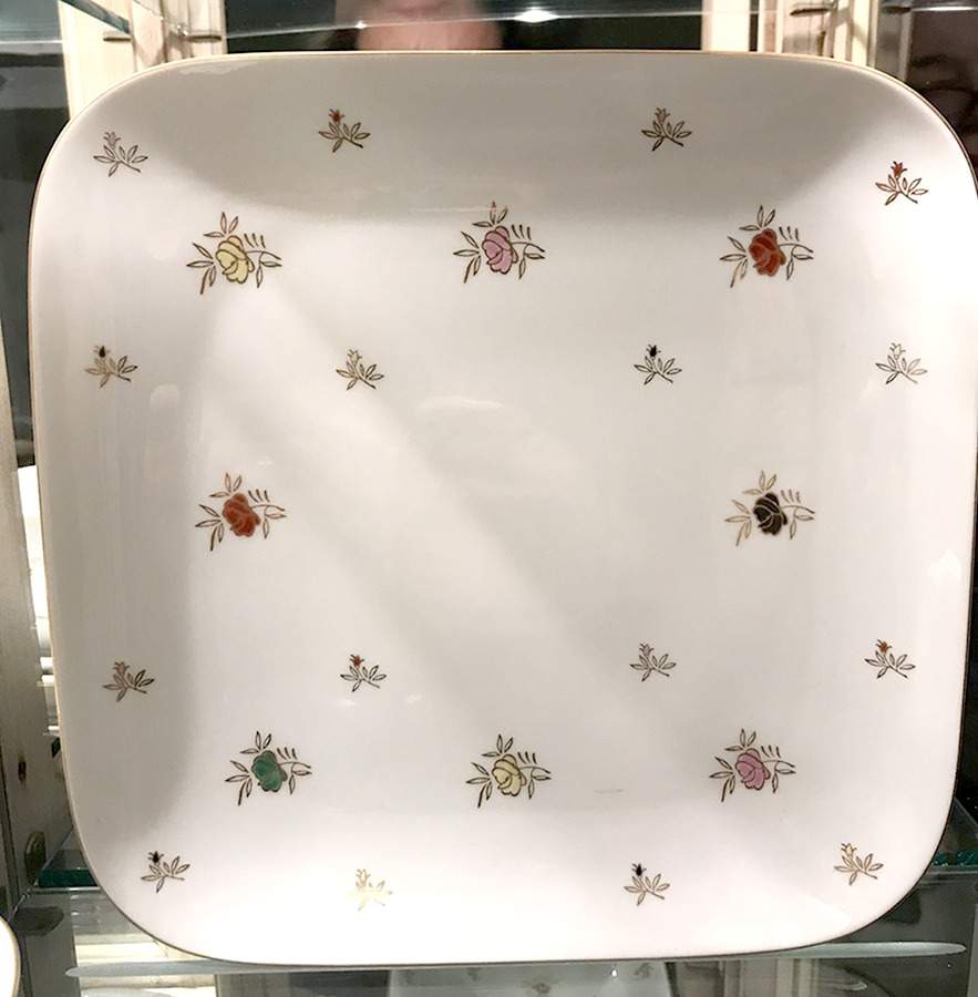 Valentine Dinner Plate by Fukagawa-1