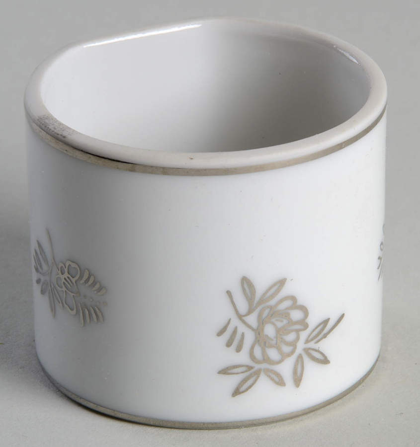 White Rose Napkin Ring by Fukagawa-1