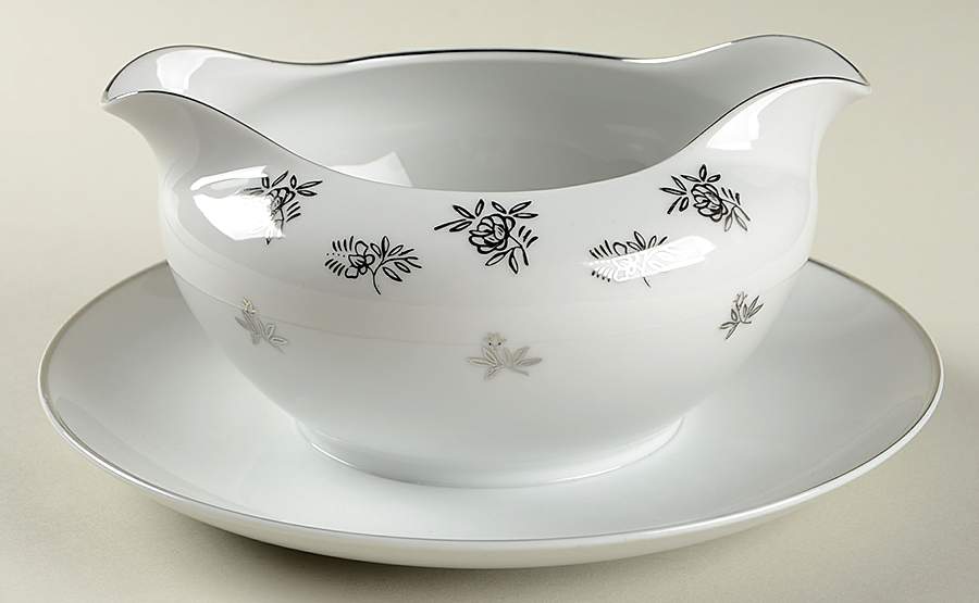 White Rose Gravy Boat with Attached Underplate by Fukagawa-1