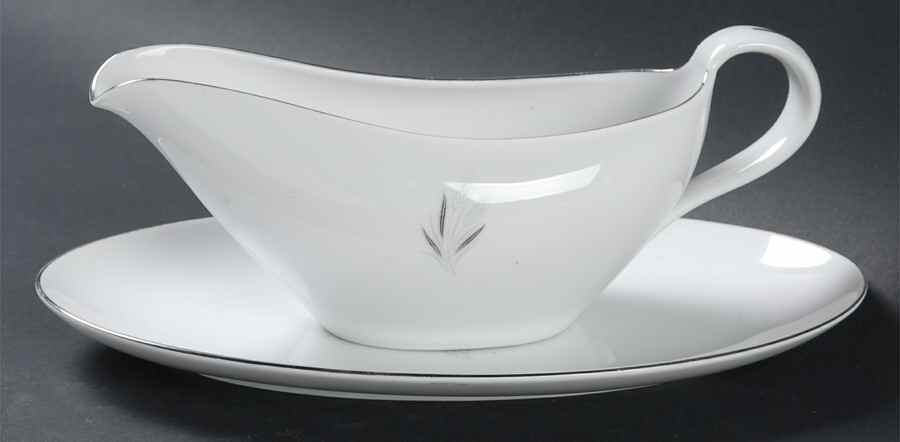 Wheater Gravy Boat & Underplate/Relish by Fukagawa-1