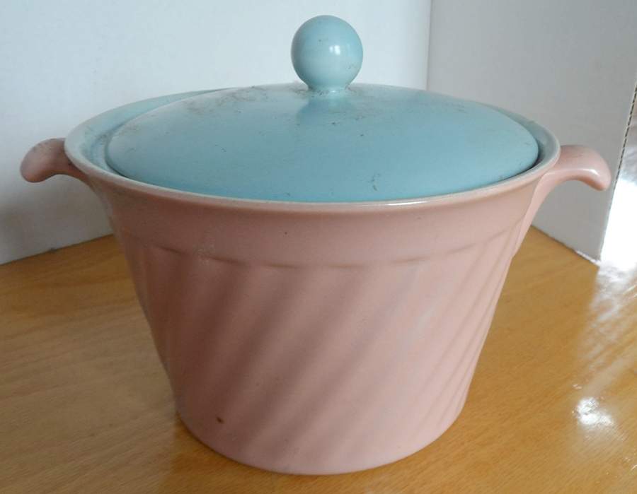Wishmaker Copley Coral 1.5 Qt Round Covered Casserole by Franciscan-1