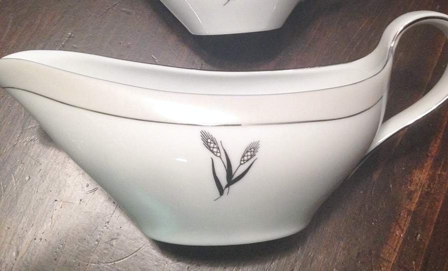 Gray Wheat Gravy Boat by Fukagawa-1