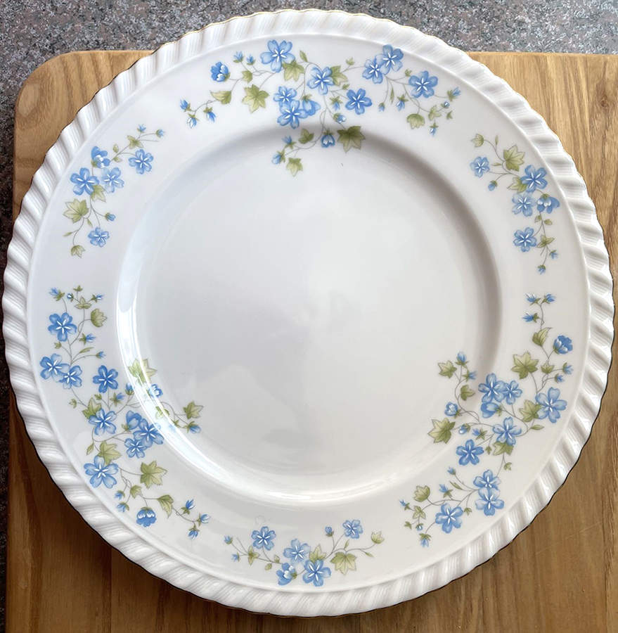 Sonnet Dinner Plate by Franconia-Krautheim & Adelburg-1