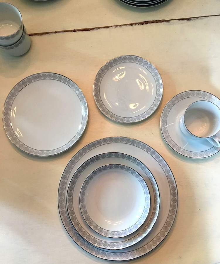 6906 (Platinum) Dinner Plate by Fukagawa-1