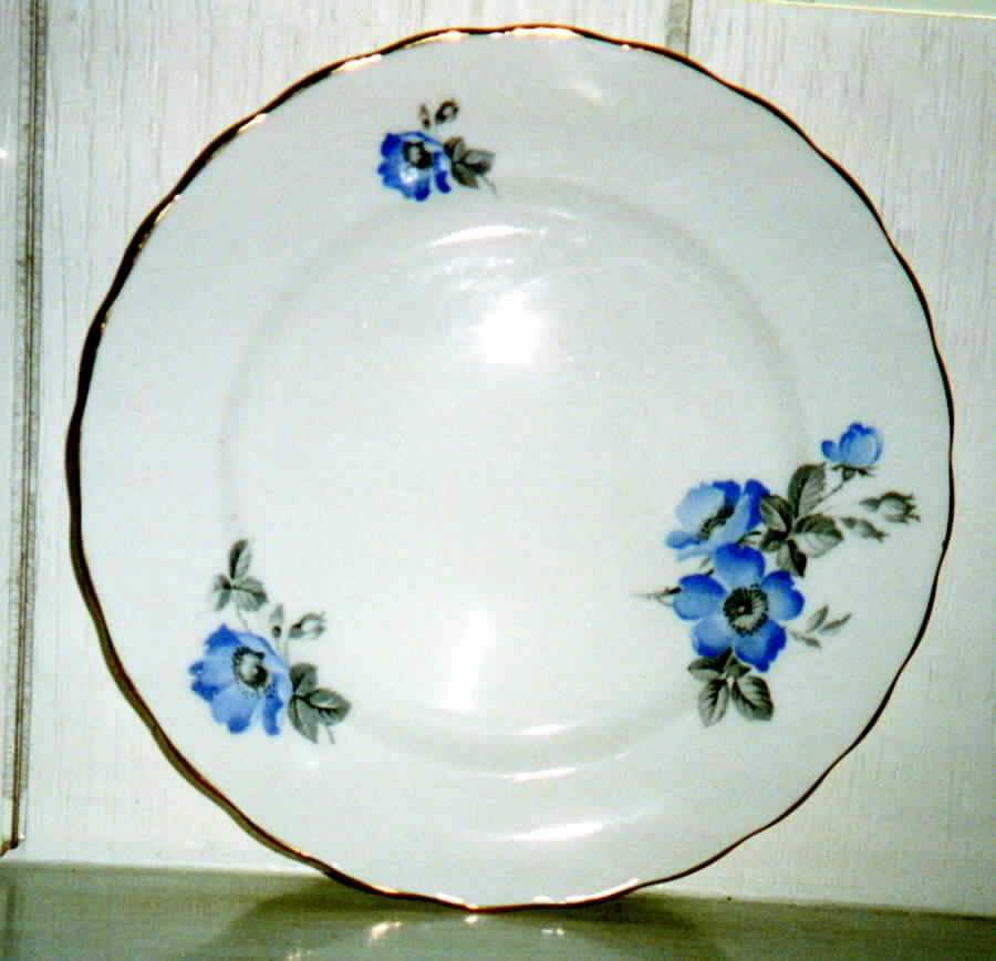 FNT3 Salad Plate by Fenton-1