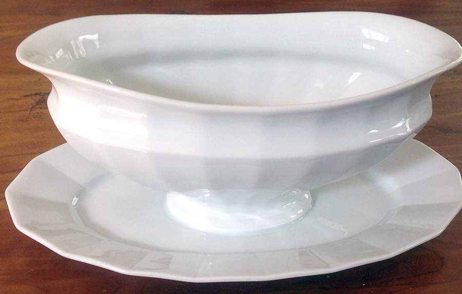 FUR43 Gravy Boat with Attached Underplate by Furstenberg-1