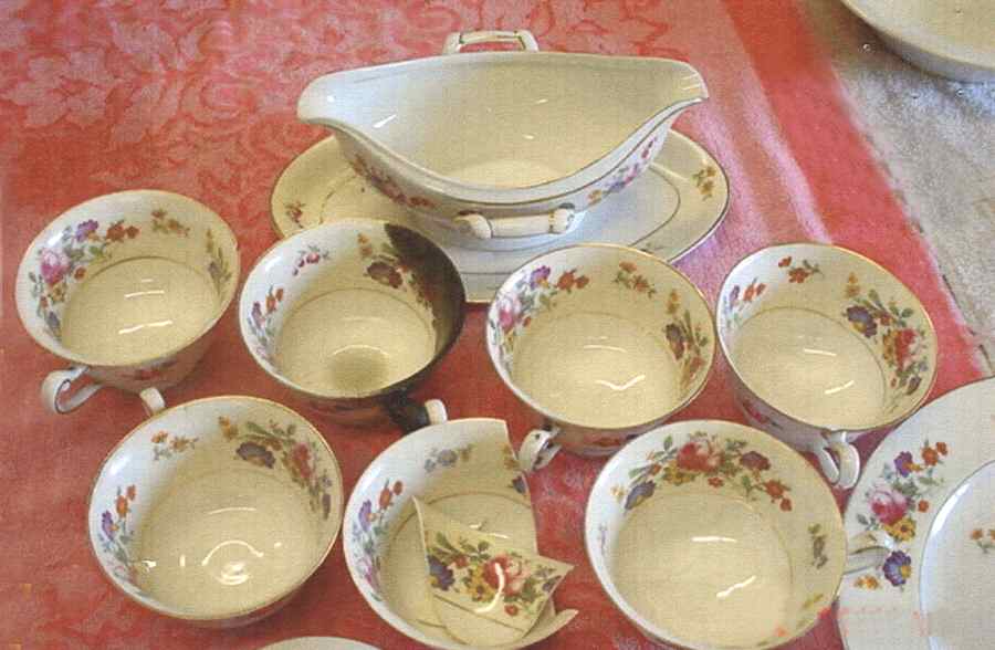 FR135 Gravy Boat with Attached Underplate by Franconia-Krautheim & Adelburg-1