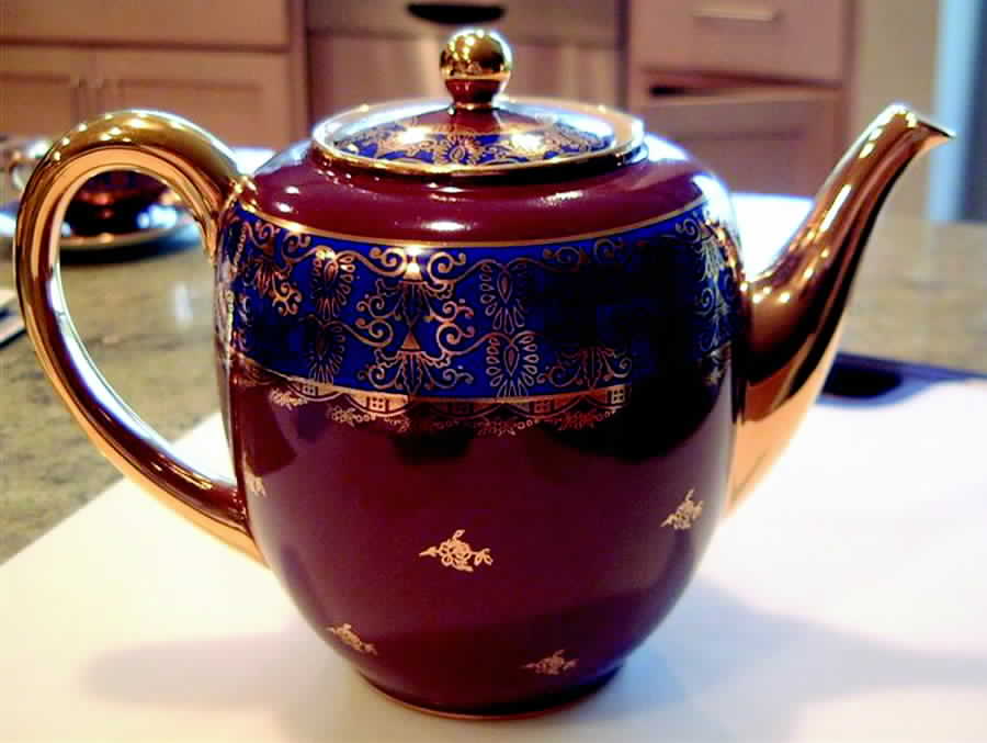 7026 Teapot & Lid by Franconia-Krautheim & Adelburg-1