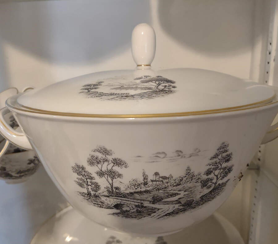 0810 Tureen &  Lid by Furstenberg-1