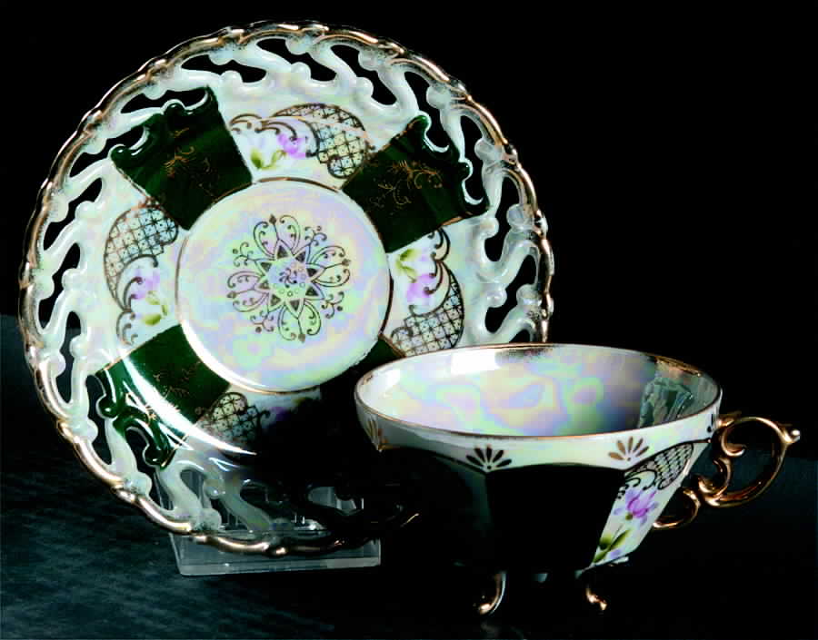 7297 Footed Cup & Saucer Set by Fan Crest (Japan)-1