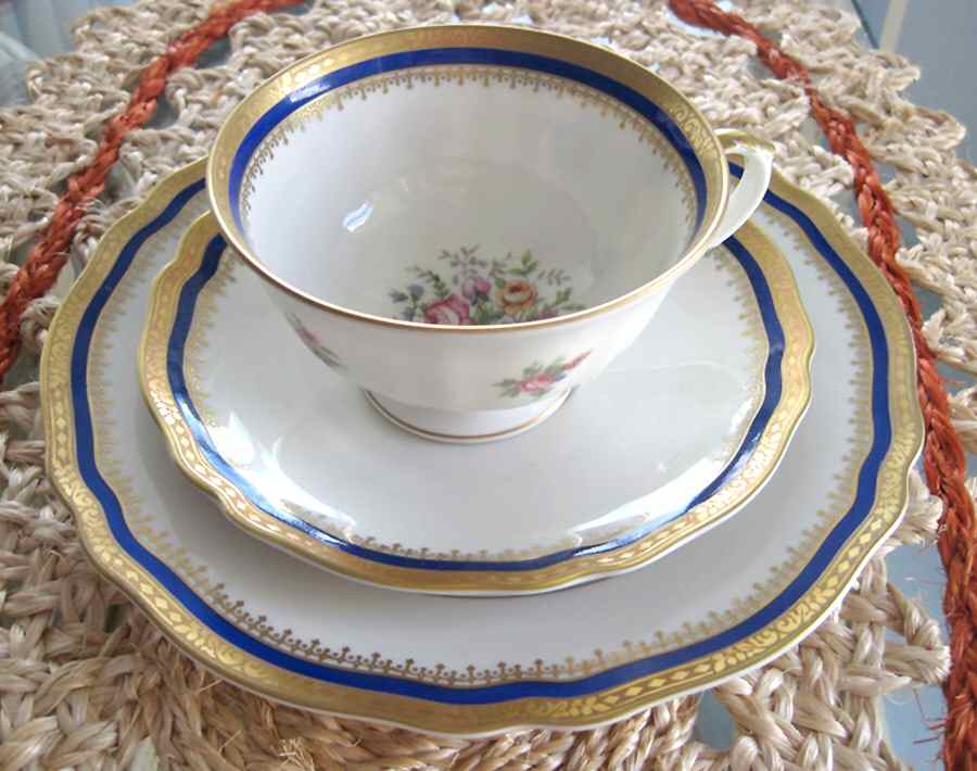 9026 Footed Cup & Saucer Set by Franconia-Krautheim & Adelburg-1