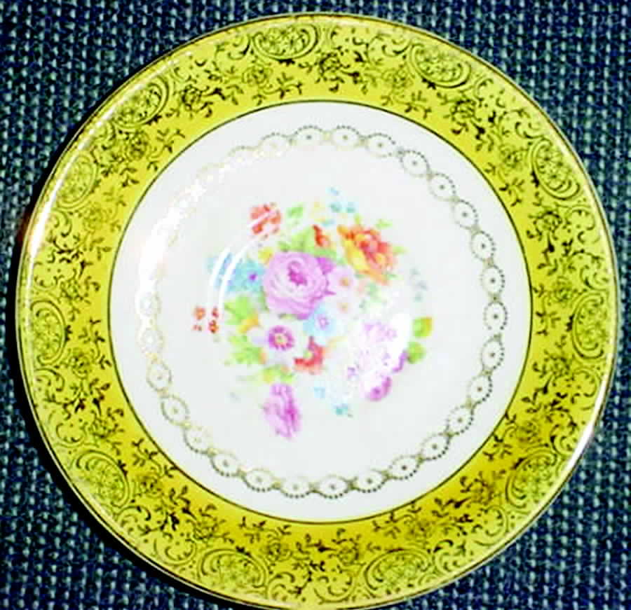 FKT1 Saucer by Franklin Kent (USA)-1