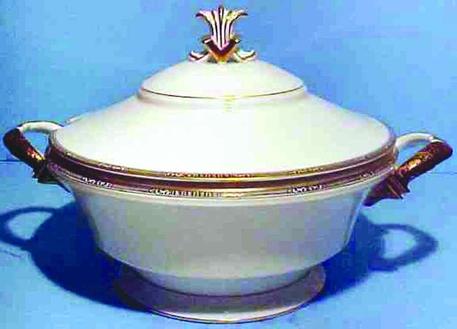 8073 Round Covered Vegetable by Franconia-Krautheim & Adelburg-1