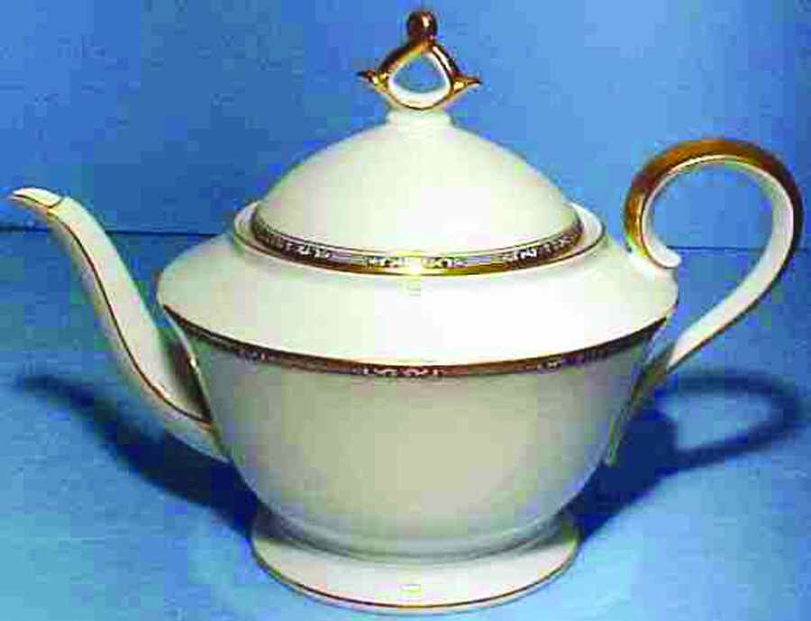 8073 Teapot & Lid by Franconia-Krautheim & Adelburg-1