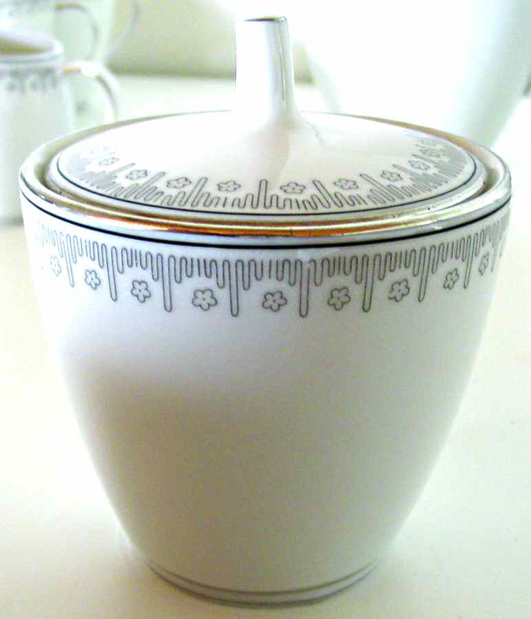FR203 Sugar Bowl & Lid by Franconia-Krautheim & Adelburg-1