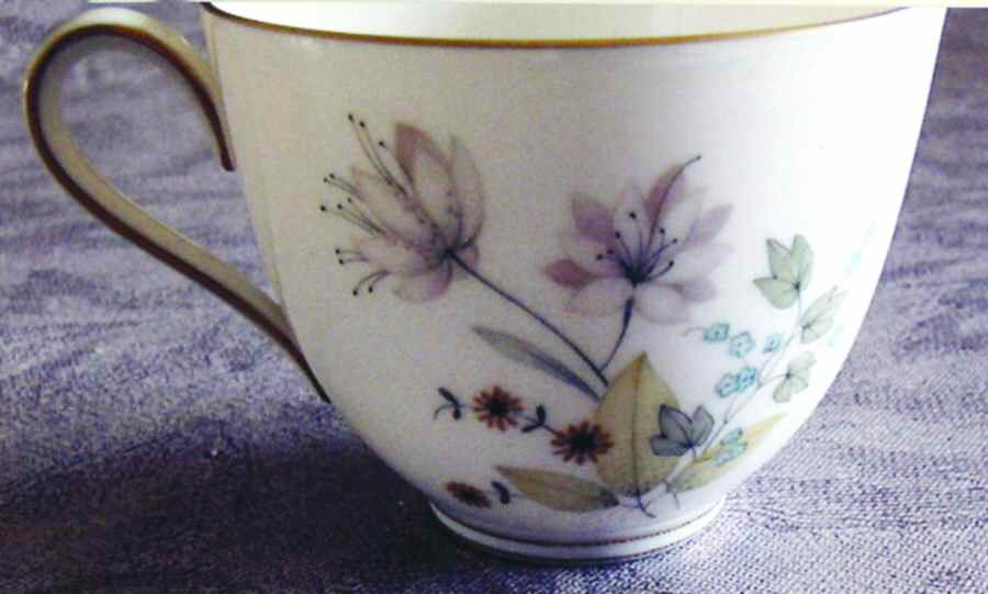 FR220 Flat Cup by Franconia-Krautheim & Adelburg-1